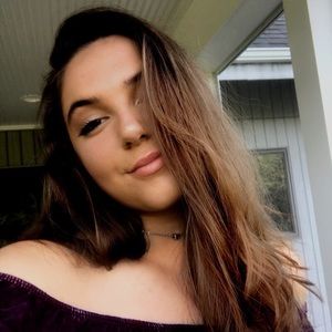 Meet your Posher, Corinne